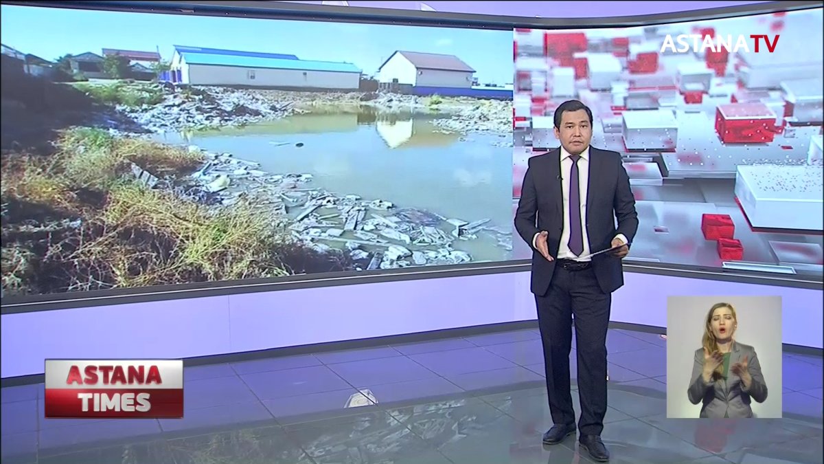 Почти 10 лет страдают от зловония жители одного из микрорайонов Атырау