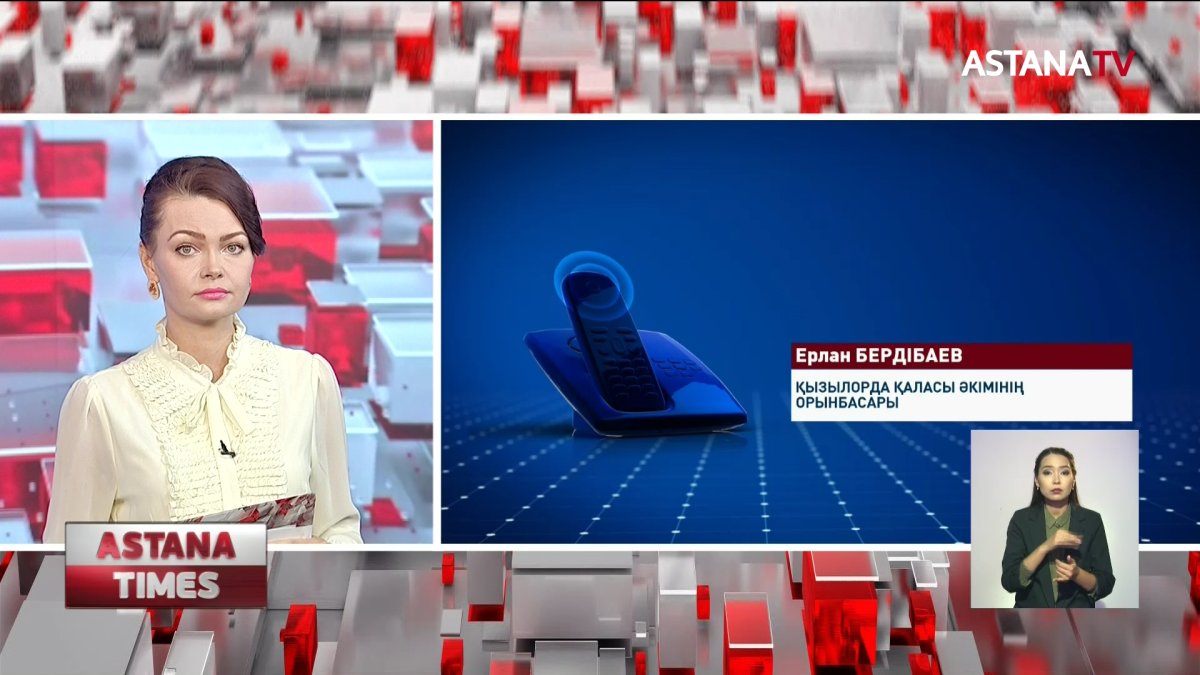 Қызылордадағы шағын аудандардың бірінде электр бағаналары құлап жатыр