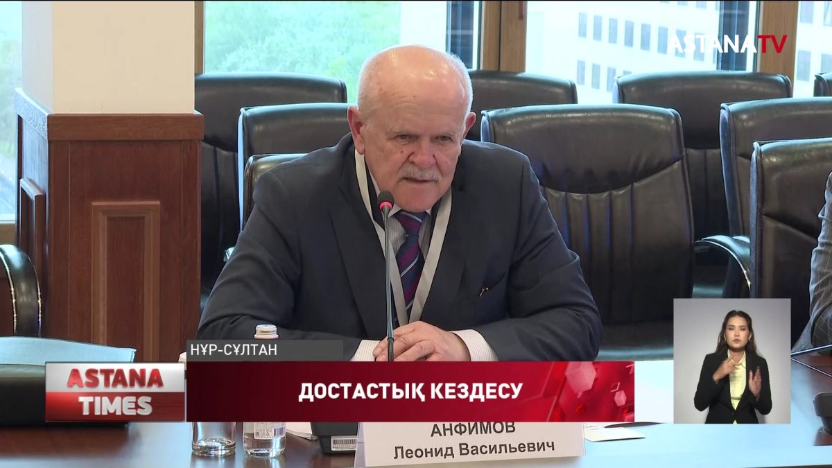 Орталық референдум комиссиясының төрағасы ТМД-дан байқаушылар Миссиясының басшысымен кездесті