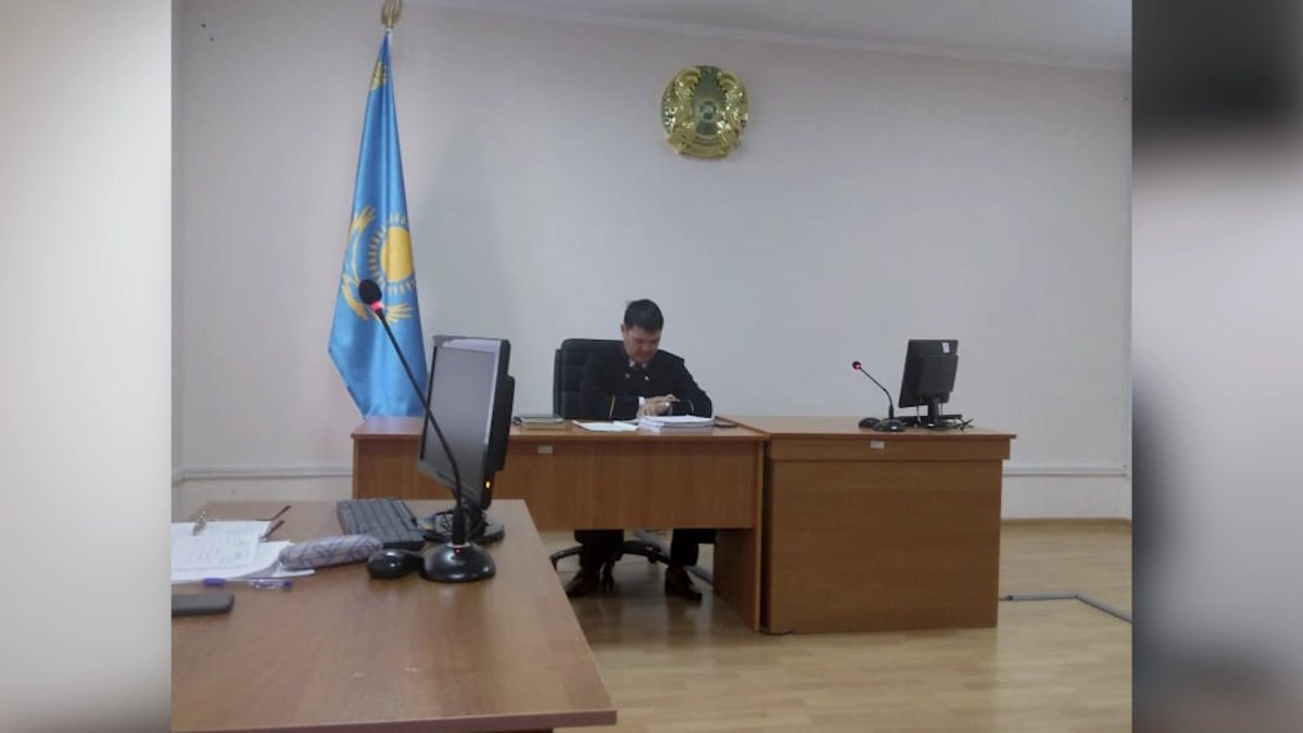 Хотел навестить отца, а попал под суд: сотрудника СИЗО в Костанае осудили