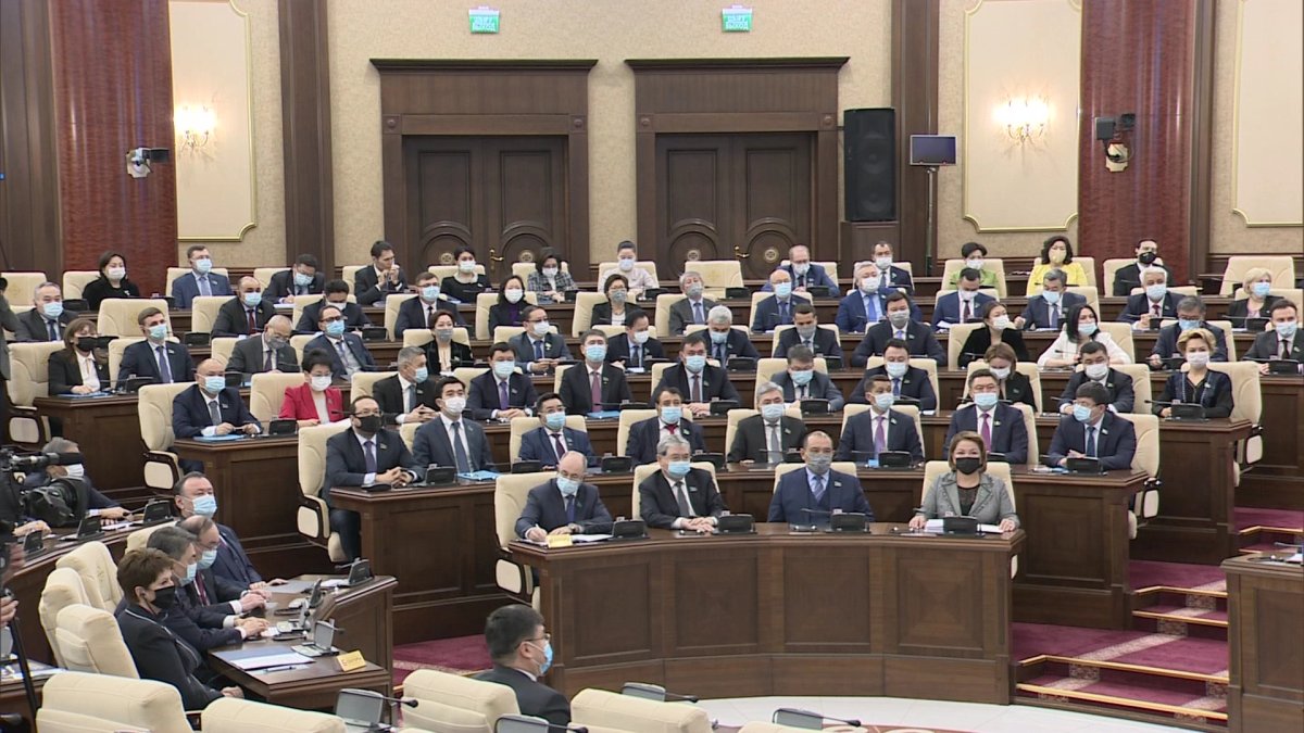 Закон "О Первом Президенте - Елбасы" утратил силу