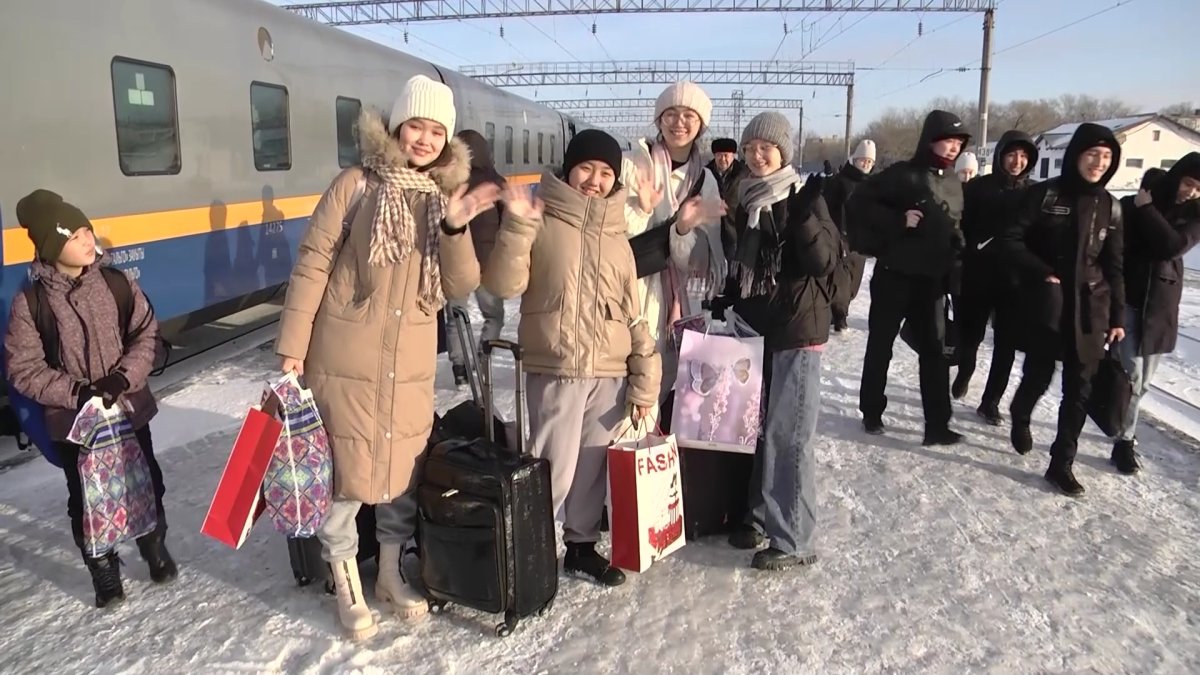 Последняя группа экибастузских школьников вернулась домой после зимних каникул