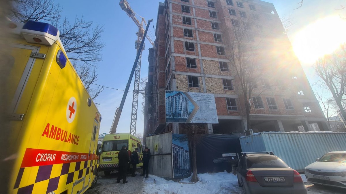 Шымкентте құрылысшы жетінші қабаттан құлап кетті