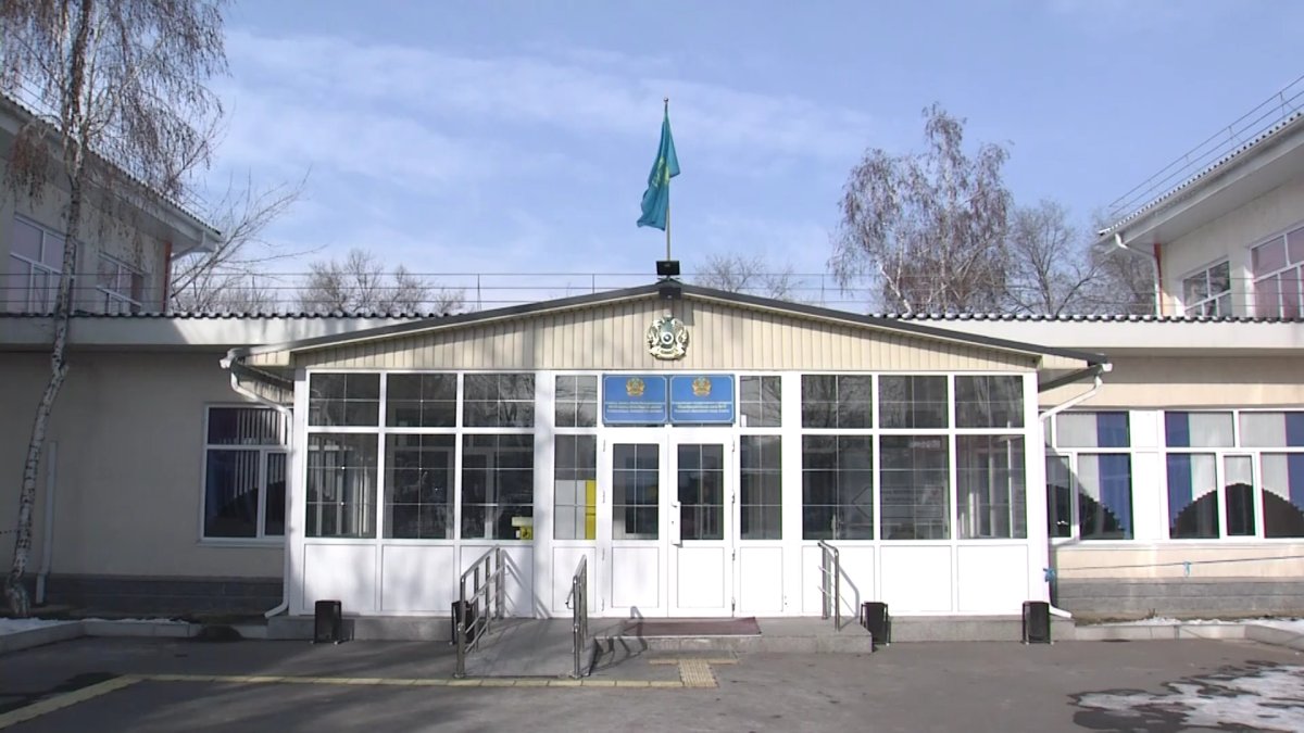 Алматыда мектеп оқушысы пышақ жарақатынан көз жұмды