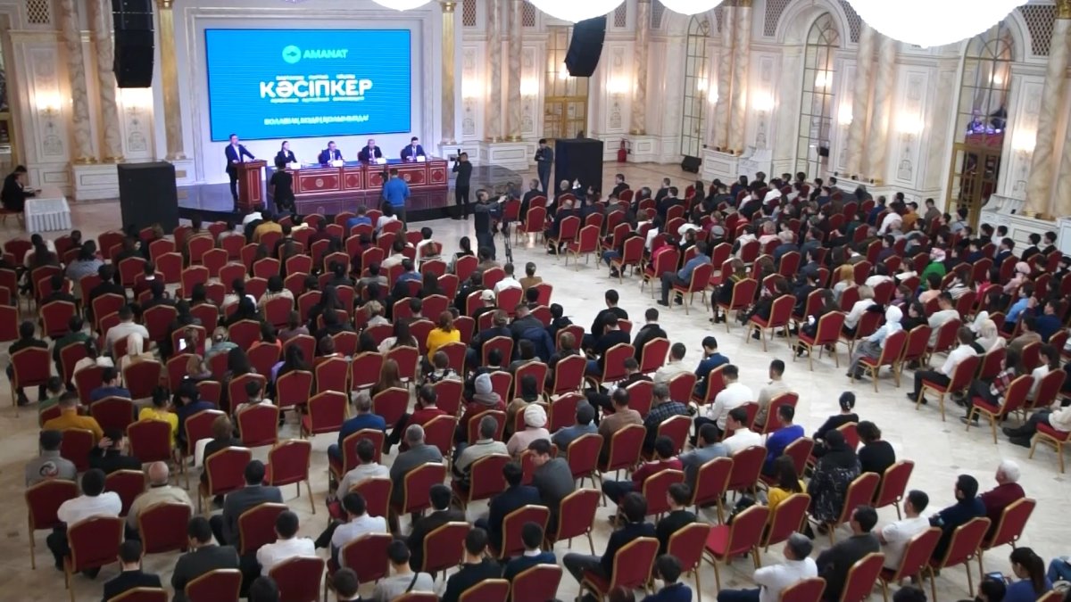 Экс-депутаттардың есебінде қандай мәселелер айтылды?