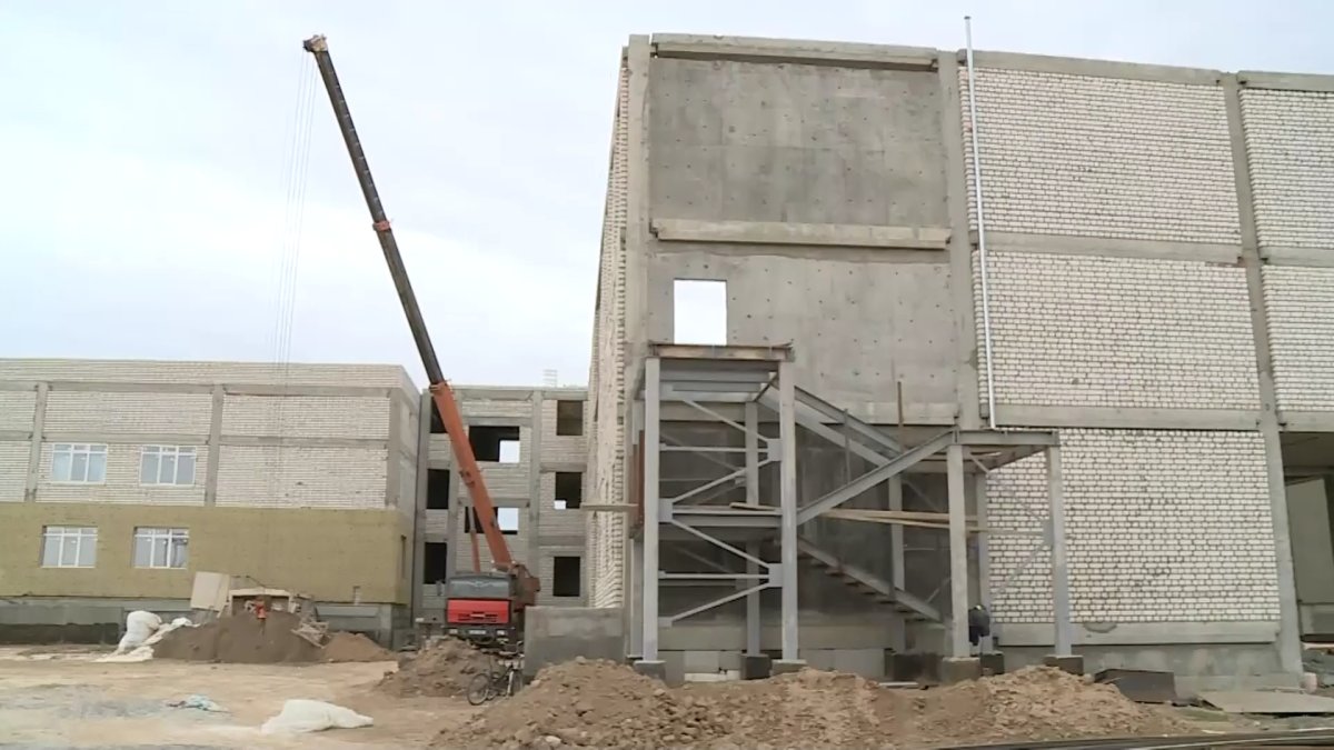 Дети учатся в полуразрушенной школе из-за спора между подрядчиком и чиновниками в ЗКО