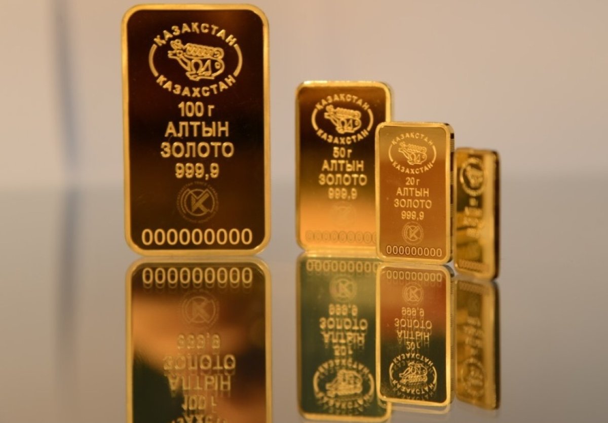 Рекордное число золотых слитков скупили казахстанцы