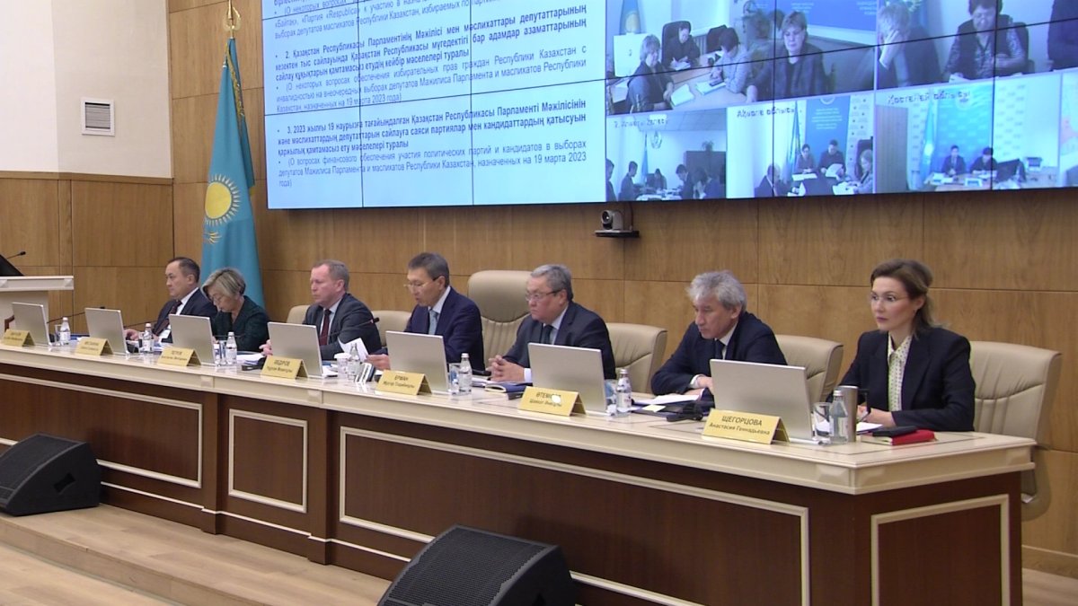 "Мәжіліс мандатының 30 проценті әйелдер, жастар және мүгедек жандарға берілуі тиіс",- Н.Әбдіров