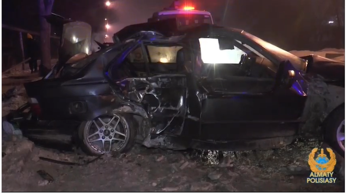 17-летняя девушка погибла в аварии в Алматы