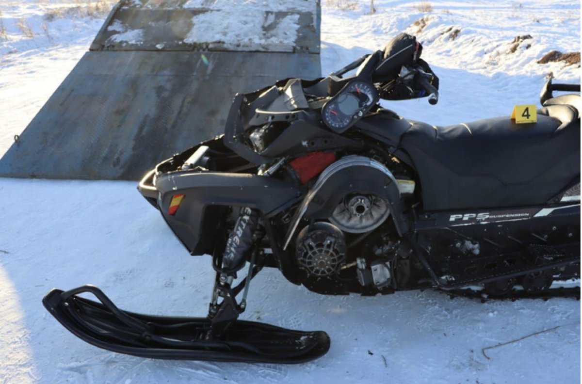 ЧП со снегоходом: 16-летняя девушка в реанимации