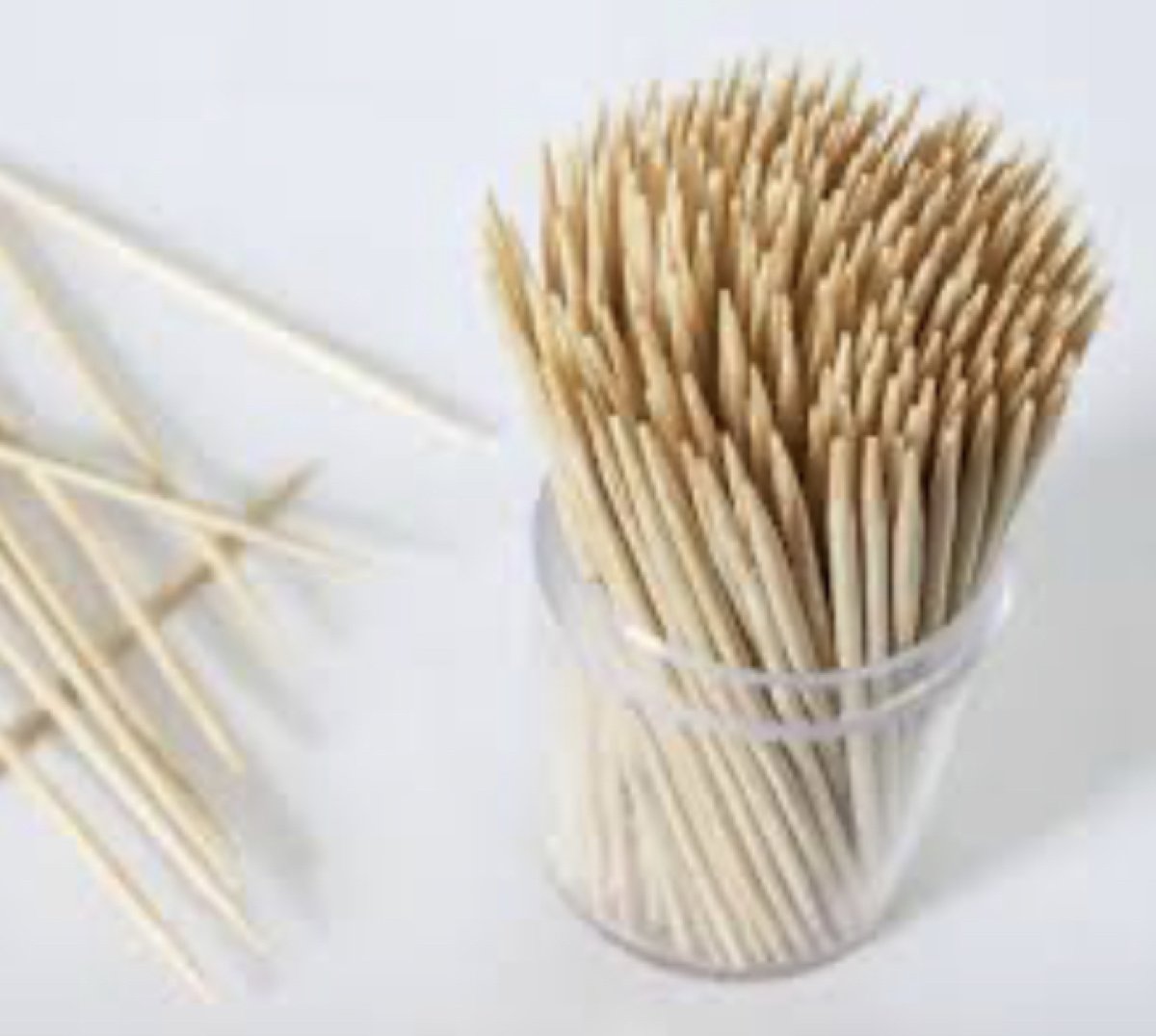 Мужчина проглотил зубочистку и 4 дня мучился от боли в Таразе