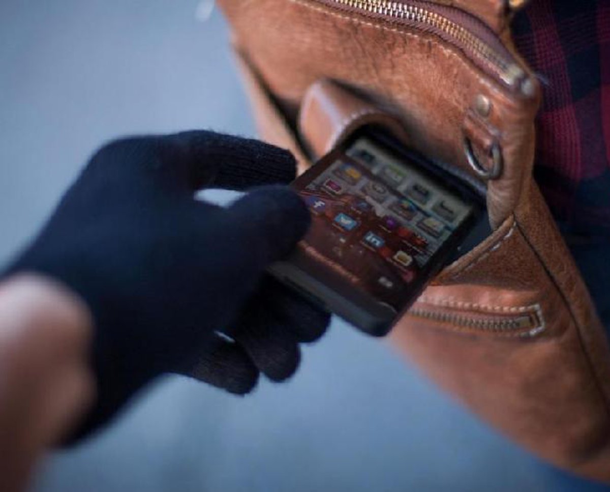 19 жастағы жігіт қоғамдық көлікте телефон ұрлады