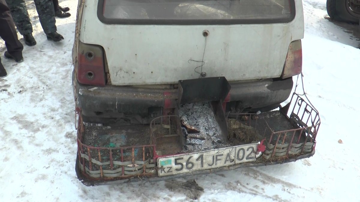 Алматыда көлігін от жағып жылытқан азамат ұсталды