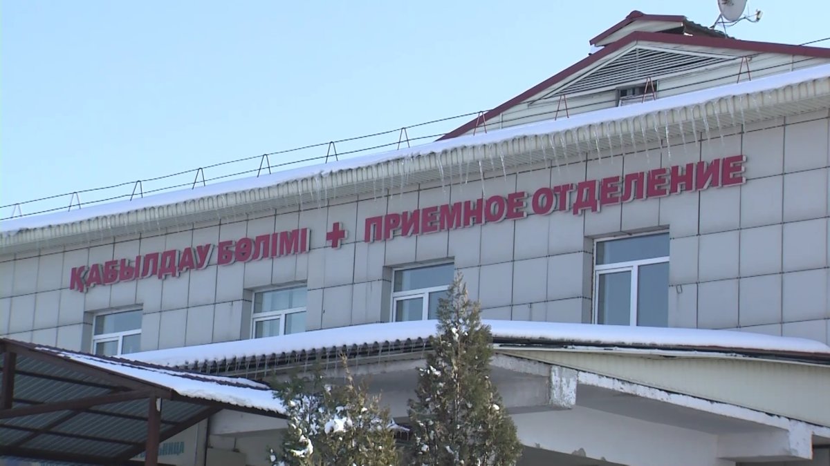 Молодой человек изрезал бывшую возлюбленную в Алматинской области