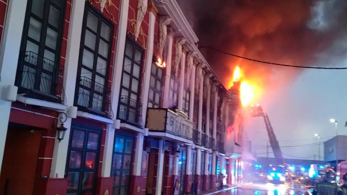 13 человек погибли при пожаре на дискотеке в Испании