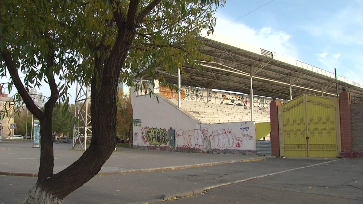 Чиновников осудили за признание стадиона в Астане аварийным