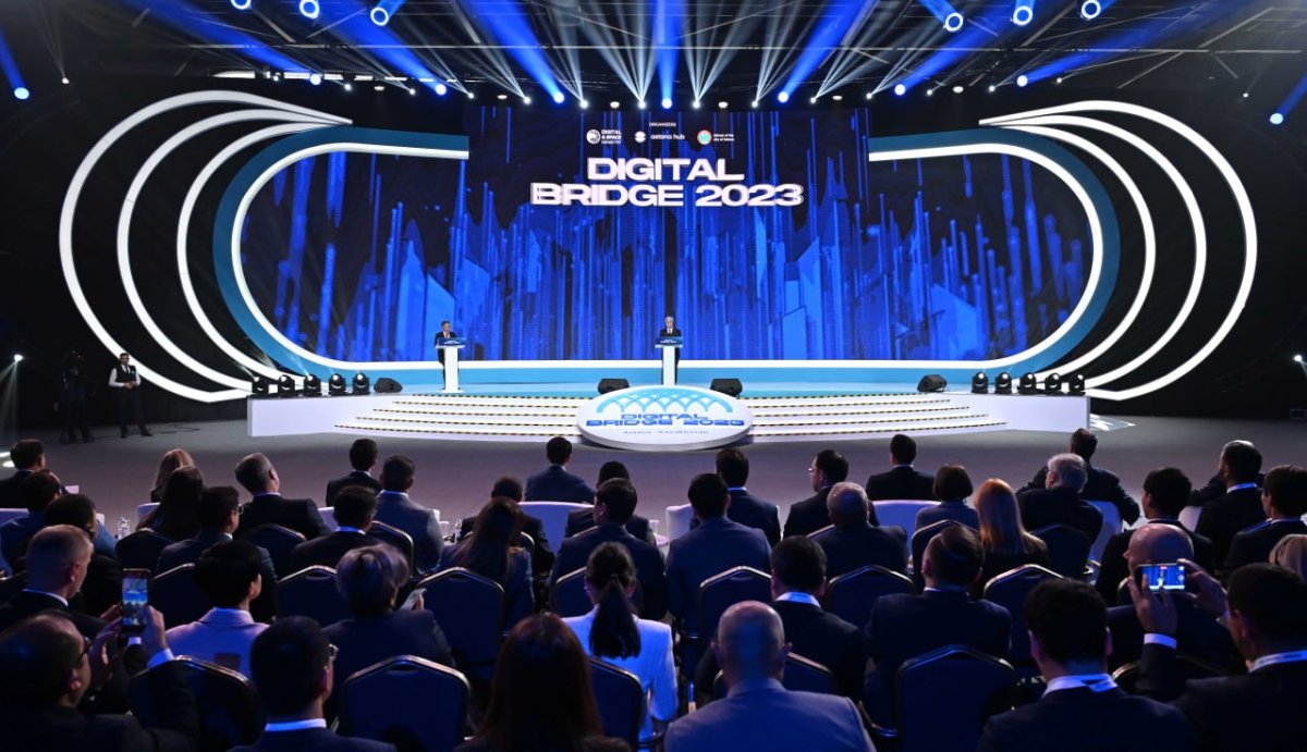 Построить Data-центры на искусственном интеллекте за два года поручил Токаев