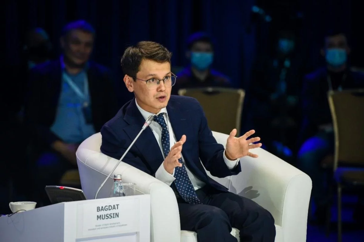 Мусин Қазақстанда не үшін интернеттің сапасы нашар екенін түсіндіріп, халықтан кешірім сұрады