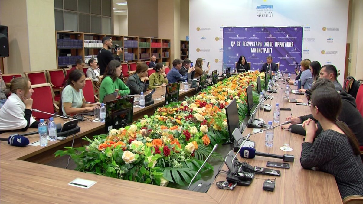 "Қазақстан Қырғызстаннан су алу үшін оларға 1,5 млрд киловатт электр энергиясын сатады", - министр