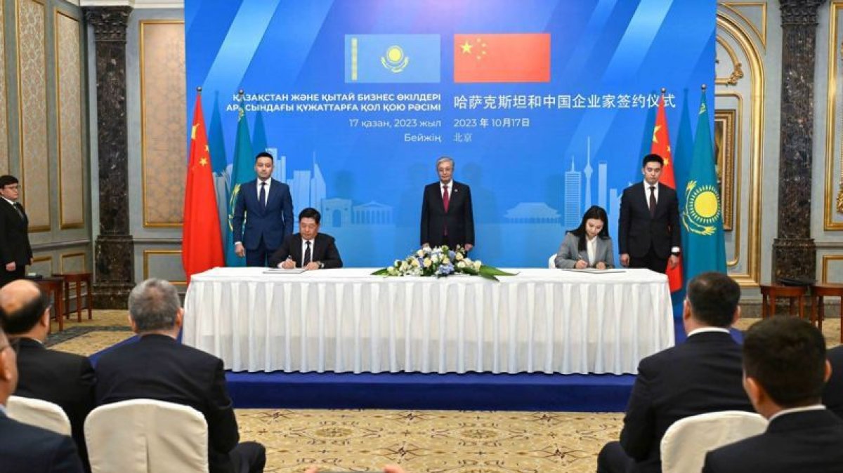 Тоқаевтың Қытайға сапары аясында құны 17 миллиард долларға болатын 30 құжатқа қол қойылды