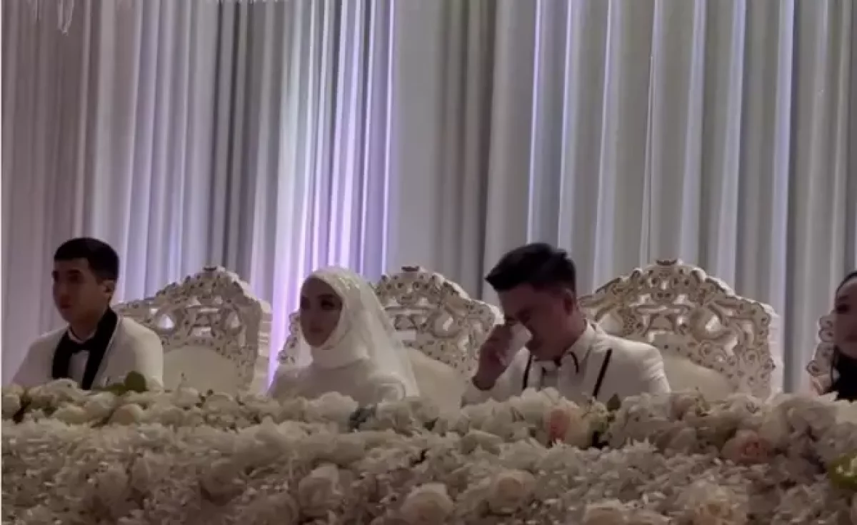 Абай Бегейдің ұлы үйленді: тойға жиылғандарды оның марқұм анасына жазған хаты жылатты