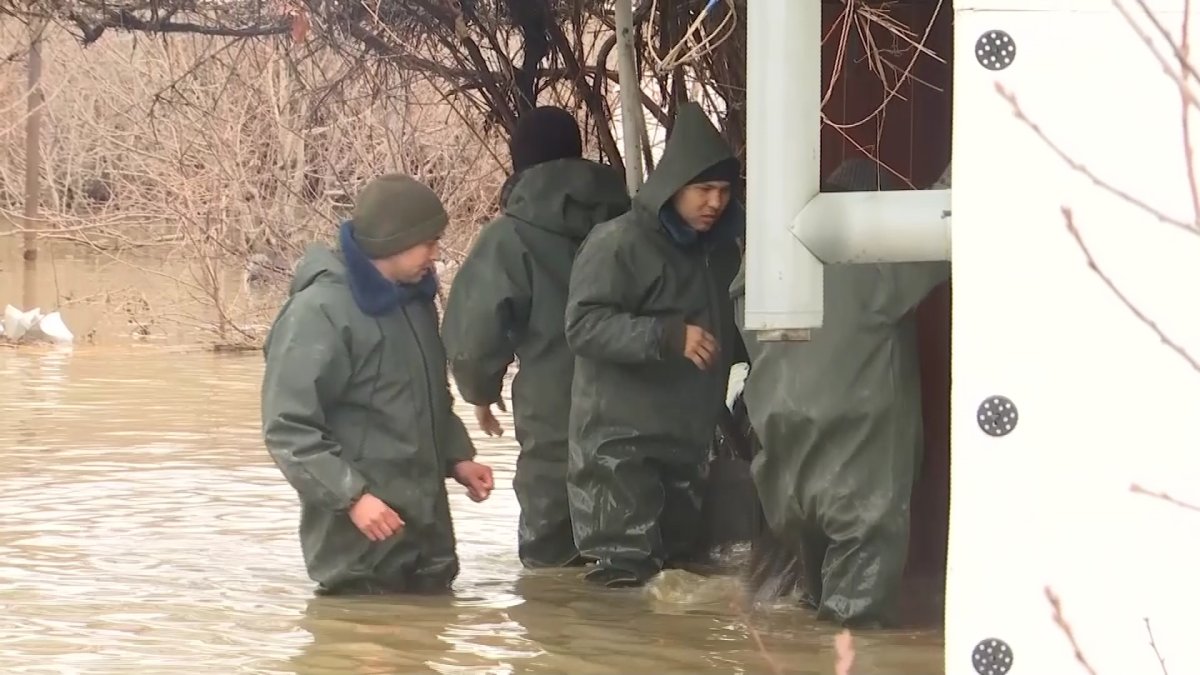 Әлеуметтік желіде  «Красавчик Азамат» атымен  бір күнде жұлдызға айналған  құтқарушы Ақтөбеде тұрады