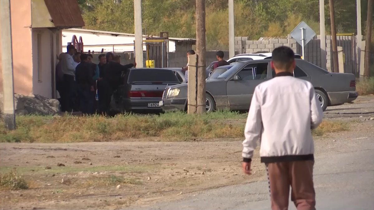 33-летнего мужчину из  Туркестанской области подозревают в изнасиловании трех девочек