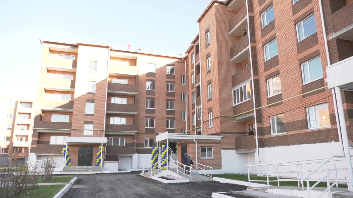 65 кокшетауских семей отмечают новоселье