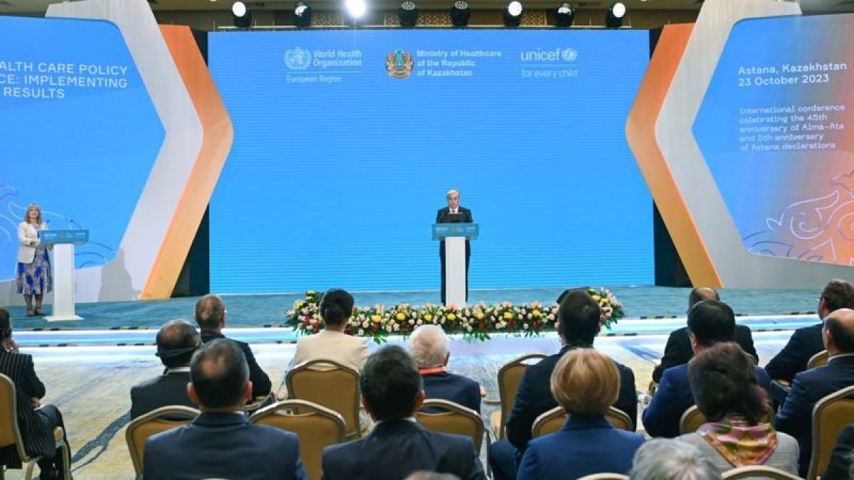 Президент Медициналық-санитариялық алғашқы көмек жөніндегі жаһандық конференцияның пленарлық отырысына қатысты