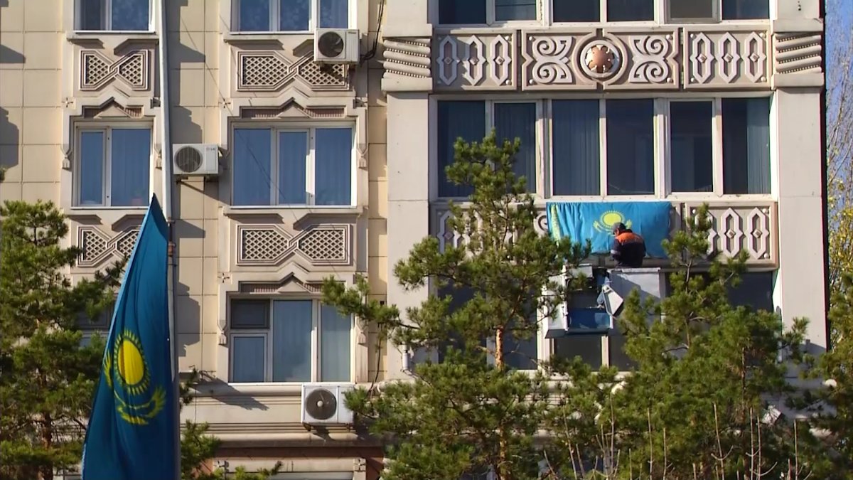 «Жастар Рухы» жастар қанатының белсенділері ел аумағында 5 мыңнан астам ту ілмек
