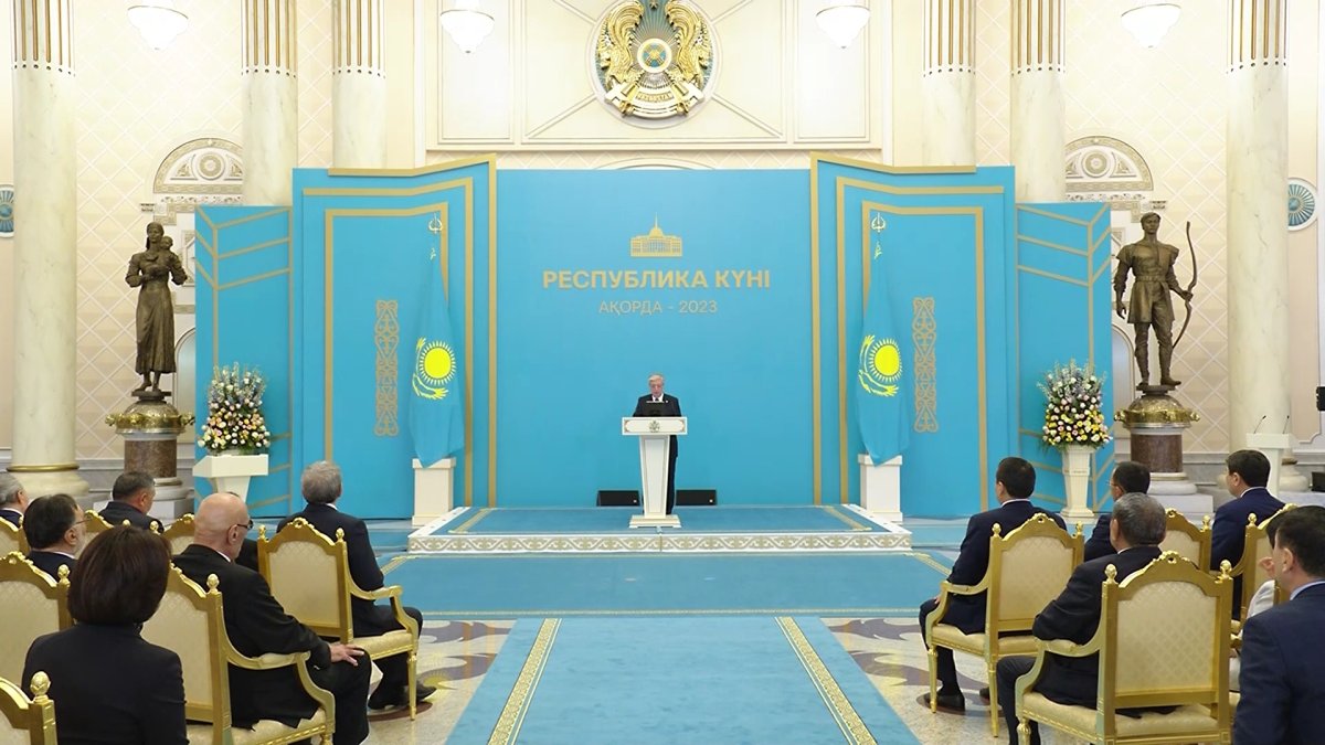 "Бұл - Алаш арыстарының азаттық жолындағы арпалысы ақталған күн", - Президент