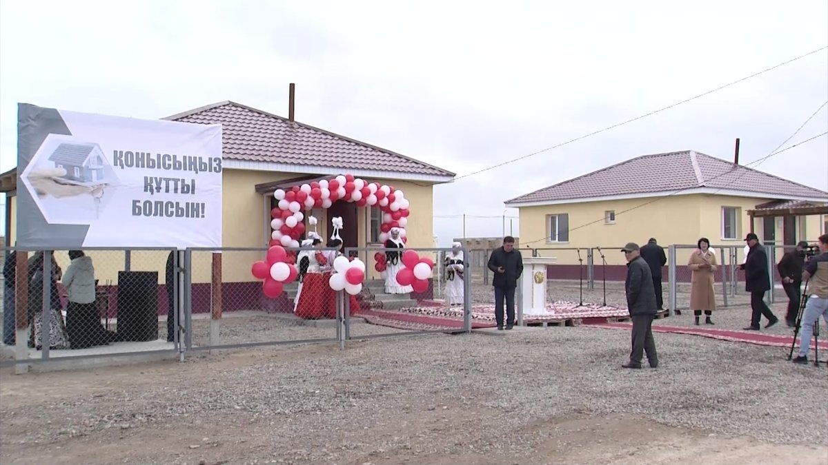 Алматы облысы Кеген ауылында 20 жаңа тұрғын үйдің кілттері иелеріне табысталды