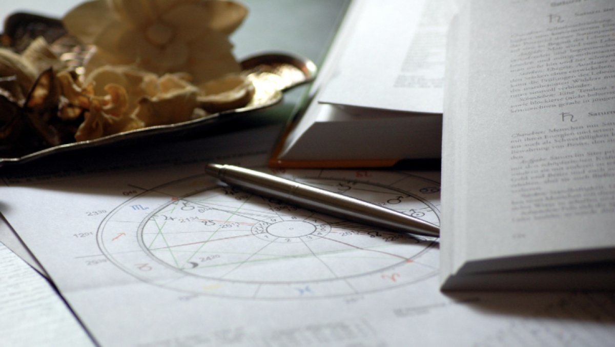 Тельцам помогут друзья, интересные события готовит судьба Весам: гороскоп на 26 октября