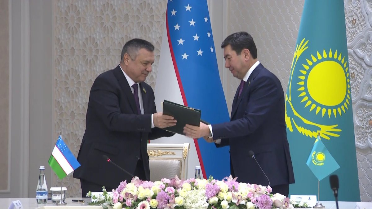 Қазақстан мен Өзбекстан Парламентаралық ынтымақтастық кеңесінің бірінші отырысы өтті