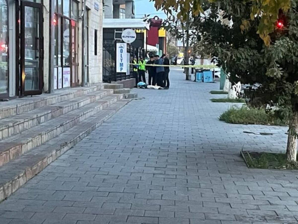 Мужчину до смерти избили на улице в Шымкенте