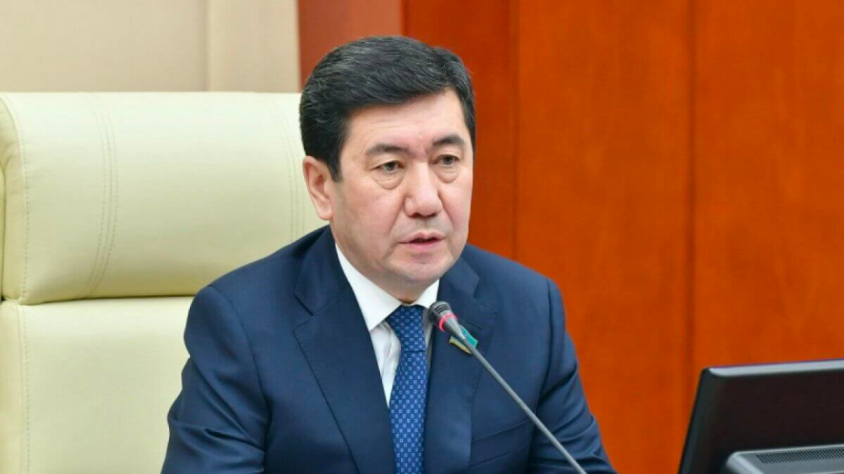 Қошанов: Президенттің «АрселорМитталТеміртау» компаниясымен инвестициялық ынтымақтастықты тоқтату туралы  шешімін депутаттар қолдайды
