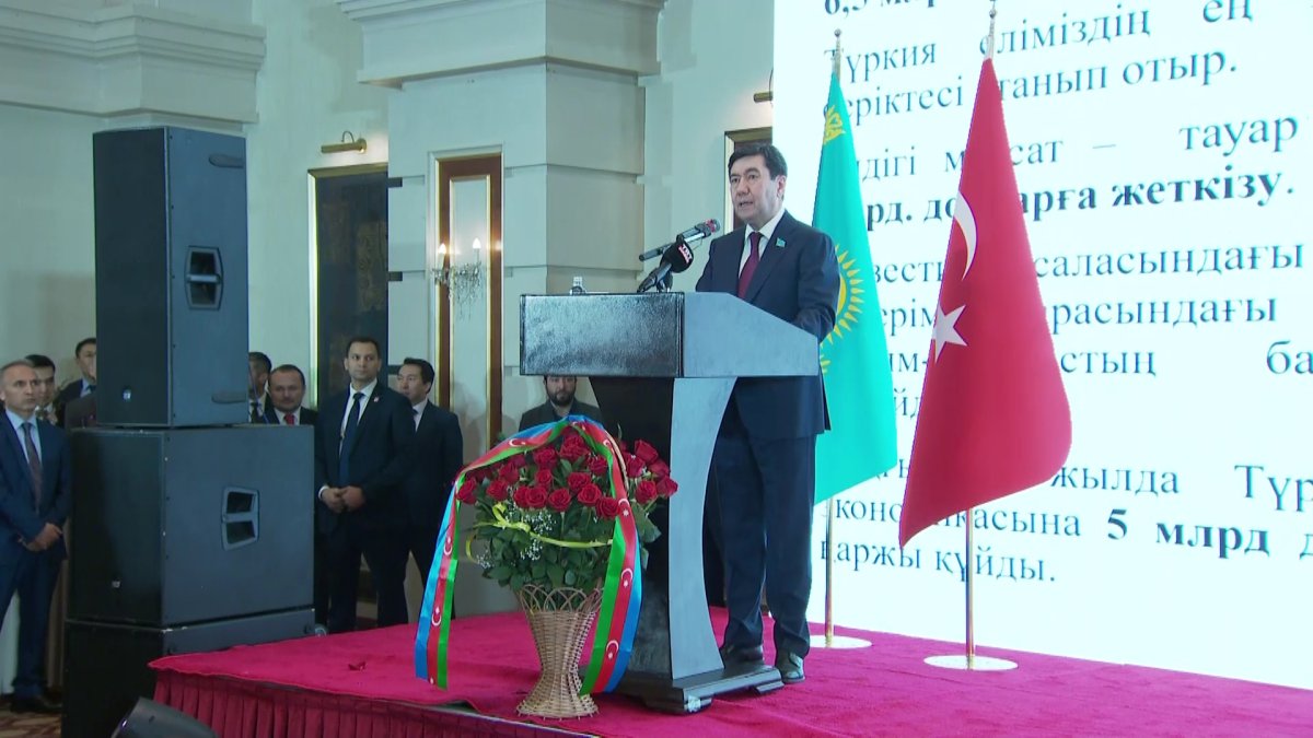 Председатель Мажилиса зачитал поздравление от Токаева со 100-летием Турецкой Республики