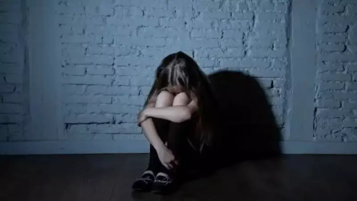 "Кеудесін ұстап, ішкиіміне қолын салған". Ақсуда жаттықтырушы 13 жастағы қызды зорламақ болды деген күдікке ілінді