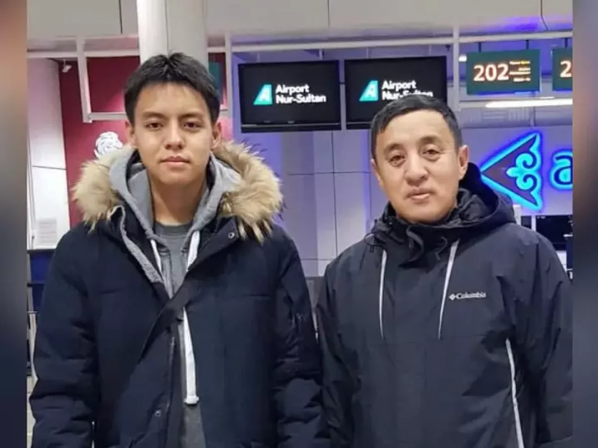 Франческа Джеймсті өзінің ыстық серіктесі түйреп, трахметке алады