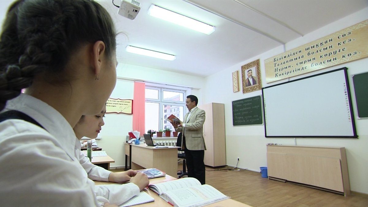 Қазақстан мектептерінде 340 958 мұғалім жұмыс істейді