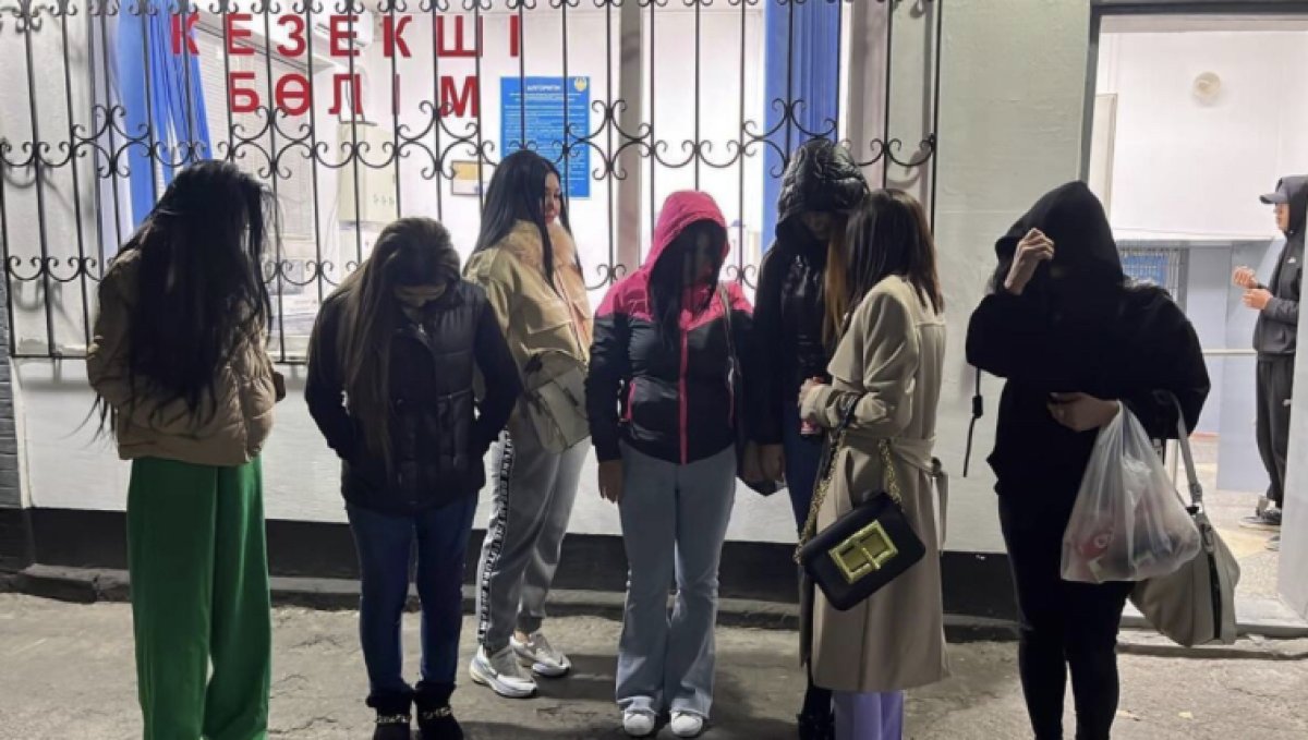 В алматинской гостинице задержали занимающихся проституцией узбекистанок