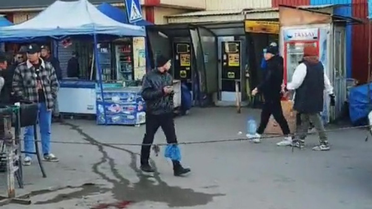 Алматинка пыталась зарезать мужчину на барахолке