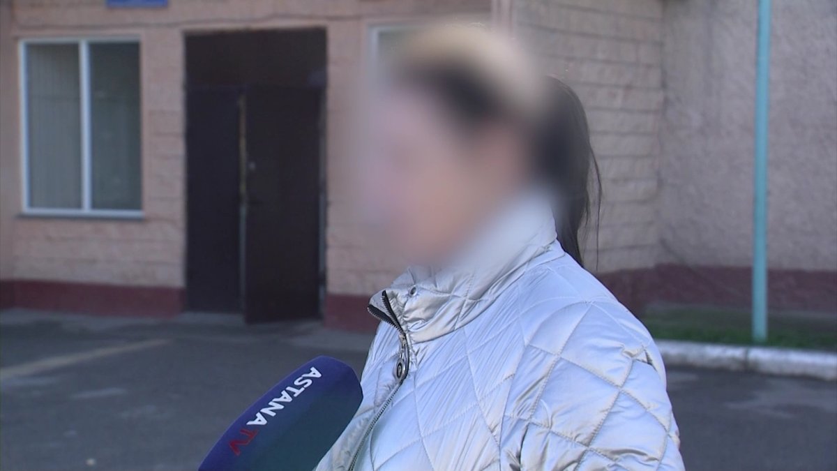 «Целовал взасос»: о домогательствах охранника алматинской  школы к ученице рассказали родители