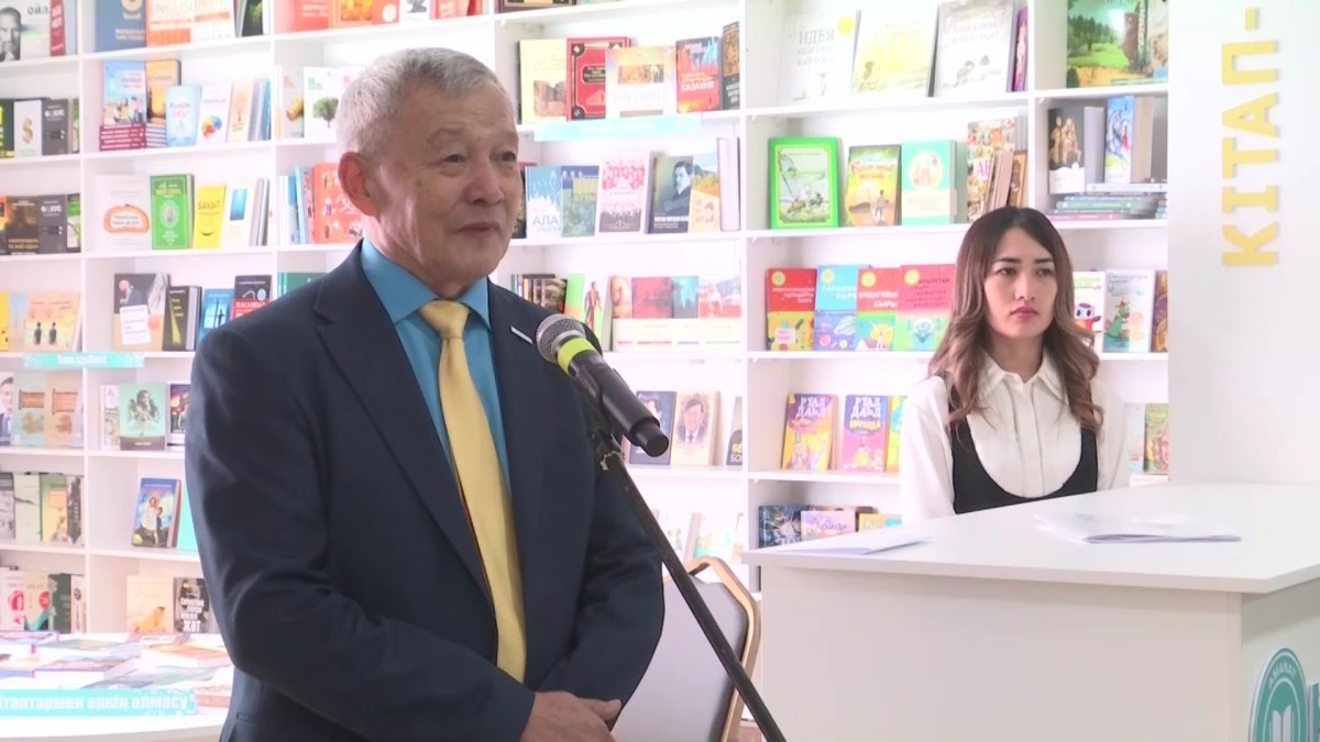 "Әр қазақтың қолында кітап болсын дейтін мұратты көздеп отырған жоба" - Алмас АХМЕТБЕКҰЛЫ