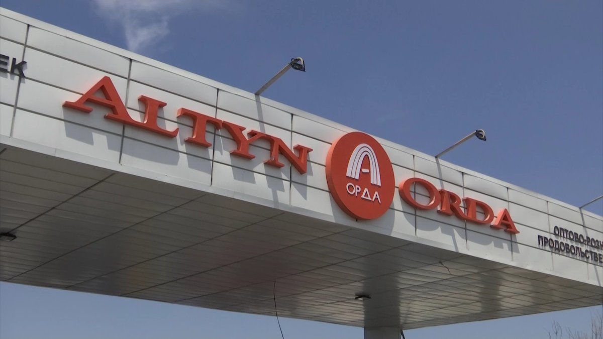 “Ұрып-соғып, қоймаға қамап қойды”: "Алтын Орда" базарында тағы дау шықты