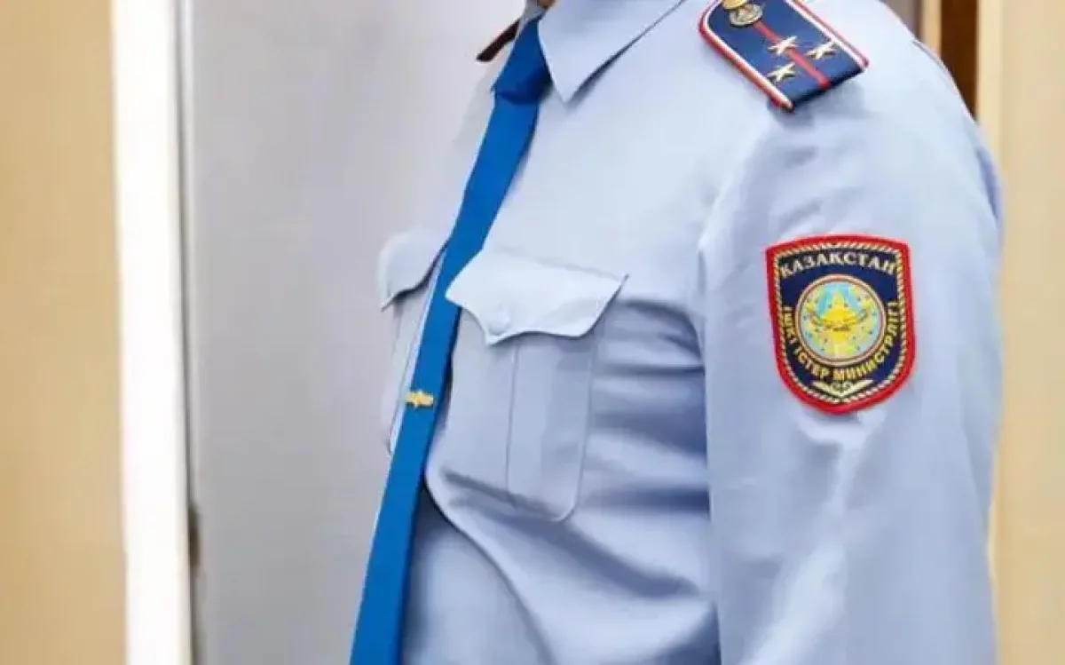 Астанада аялдама әйнегін әдейілеп шаққан ер адам ұсталды