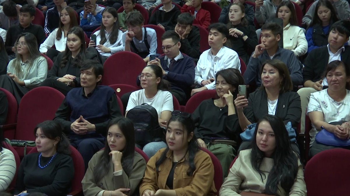 Семейные ценности и важность образования обсудили участники масштабного форума «Арманда» в Актау