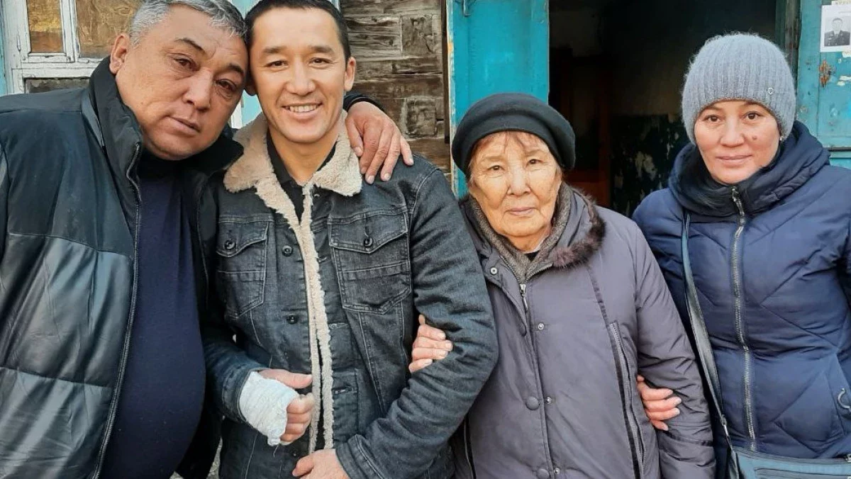 Әскери қызметші қарт әйел мен балалы отбасыны өрттен аман алып шықты