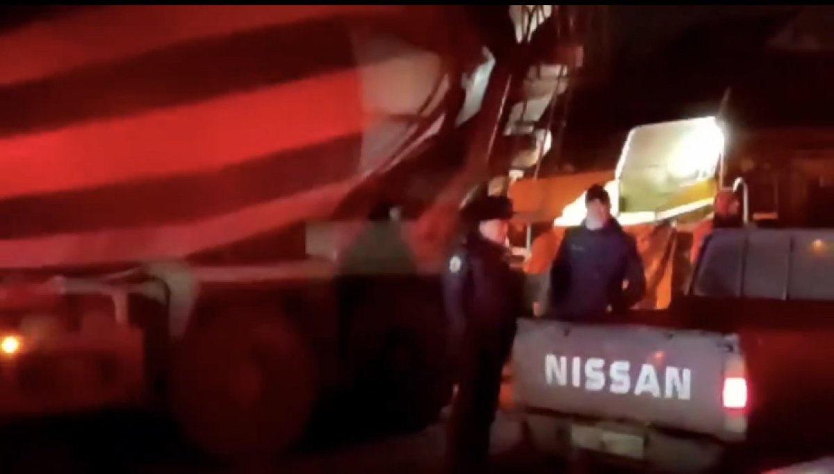 Ночная стройка: петропавловцы перекрыли проезд технике и требуют работников акимата