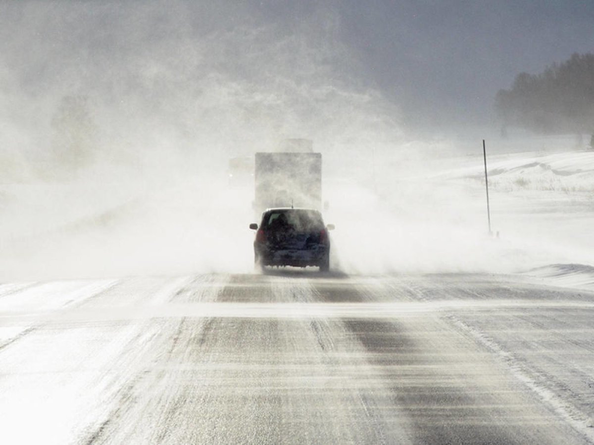 Дороги закрыты в трех регионах Казахстана из-за метелей